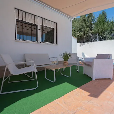 A Un Paso De Valencia * 里瓦-罗哈德图里亚